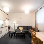 Little Tom Apartman Prága