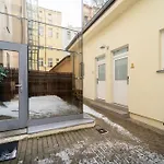 Little Tom Apartman Prága