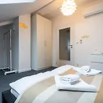 Little Tom Apartman Prága