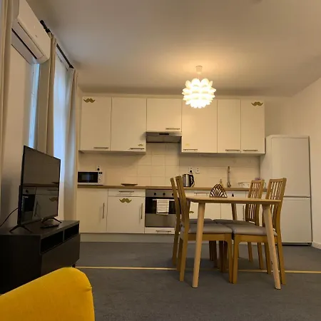 Little Tom Apartment