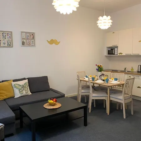 Little Tom Apartment *