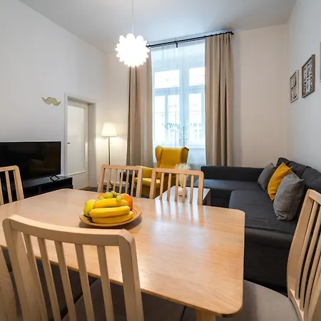 Little Tom Apartment