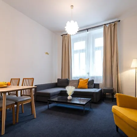 Little Tom Apartment
